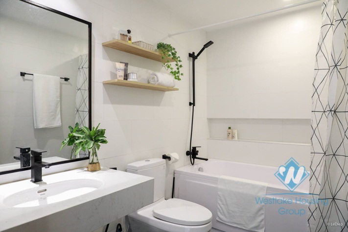 Modern decor and furnished 2 bedroom apartment for rent in Dong Da, Hanoi